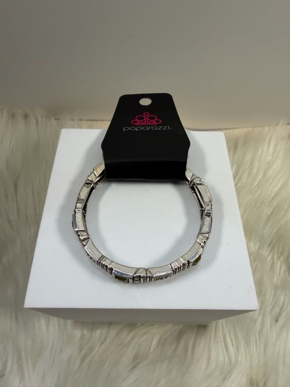 🩷5/$10🩷 Paparazzi Silver Sculpted Link Stretch Bracelet